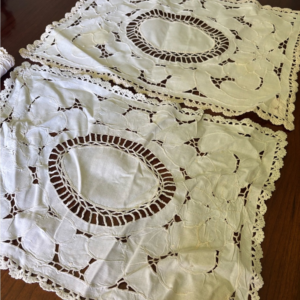 Vintage Elegant Cream Lace 6 Placemats